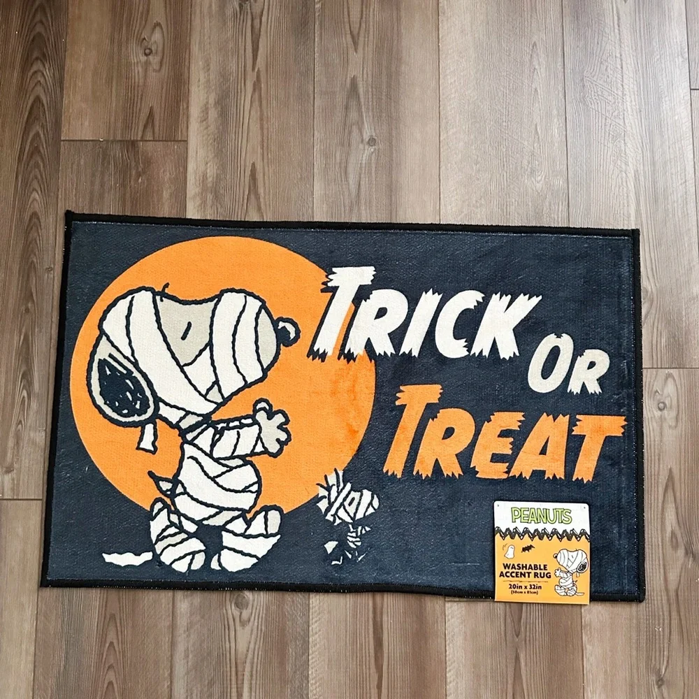 NEW Snoppy & Woodstock Halloween Accent Rug